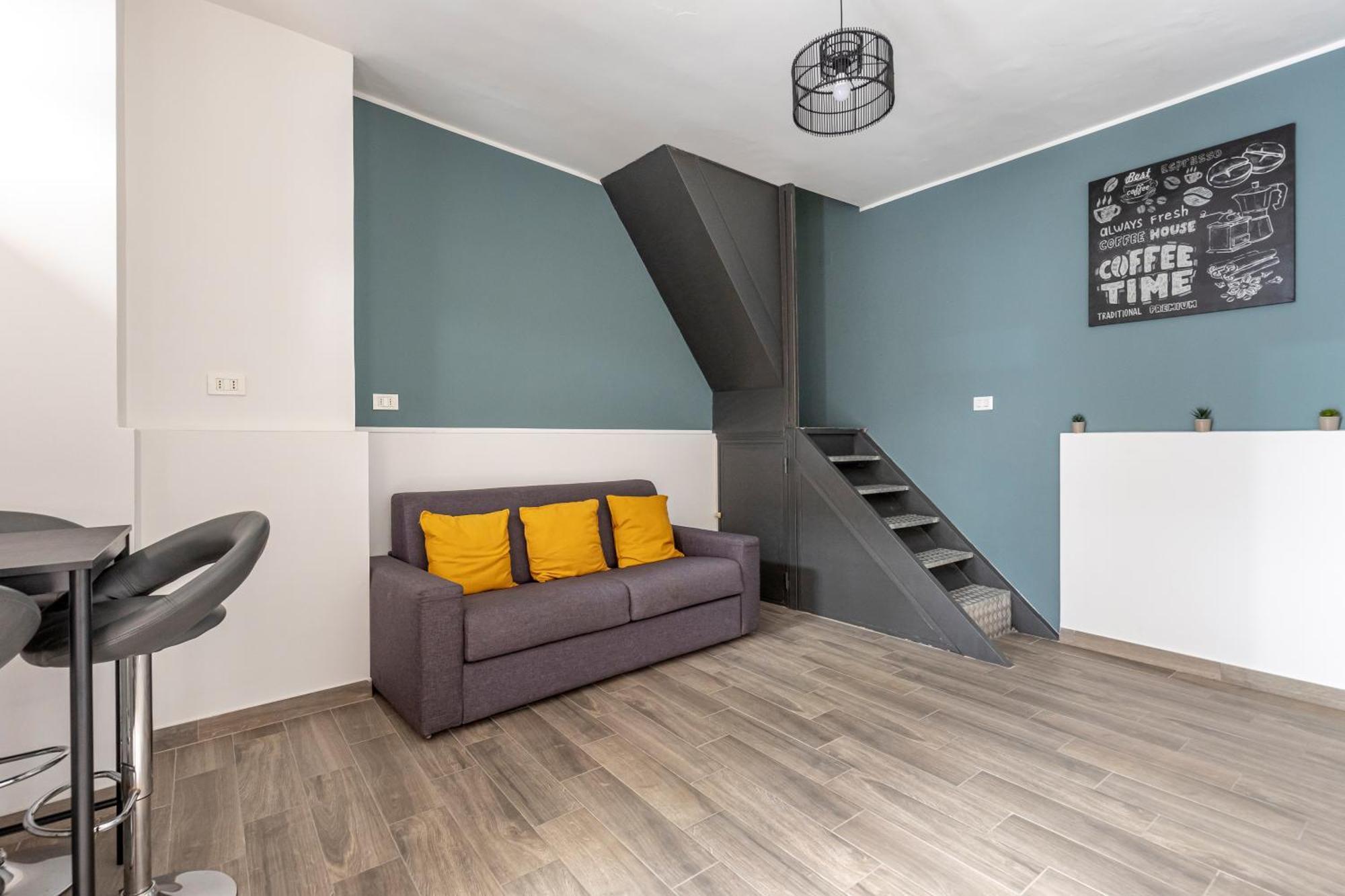 Apartment Hub Borgo San Domenico Neapel